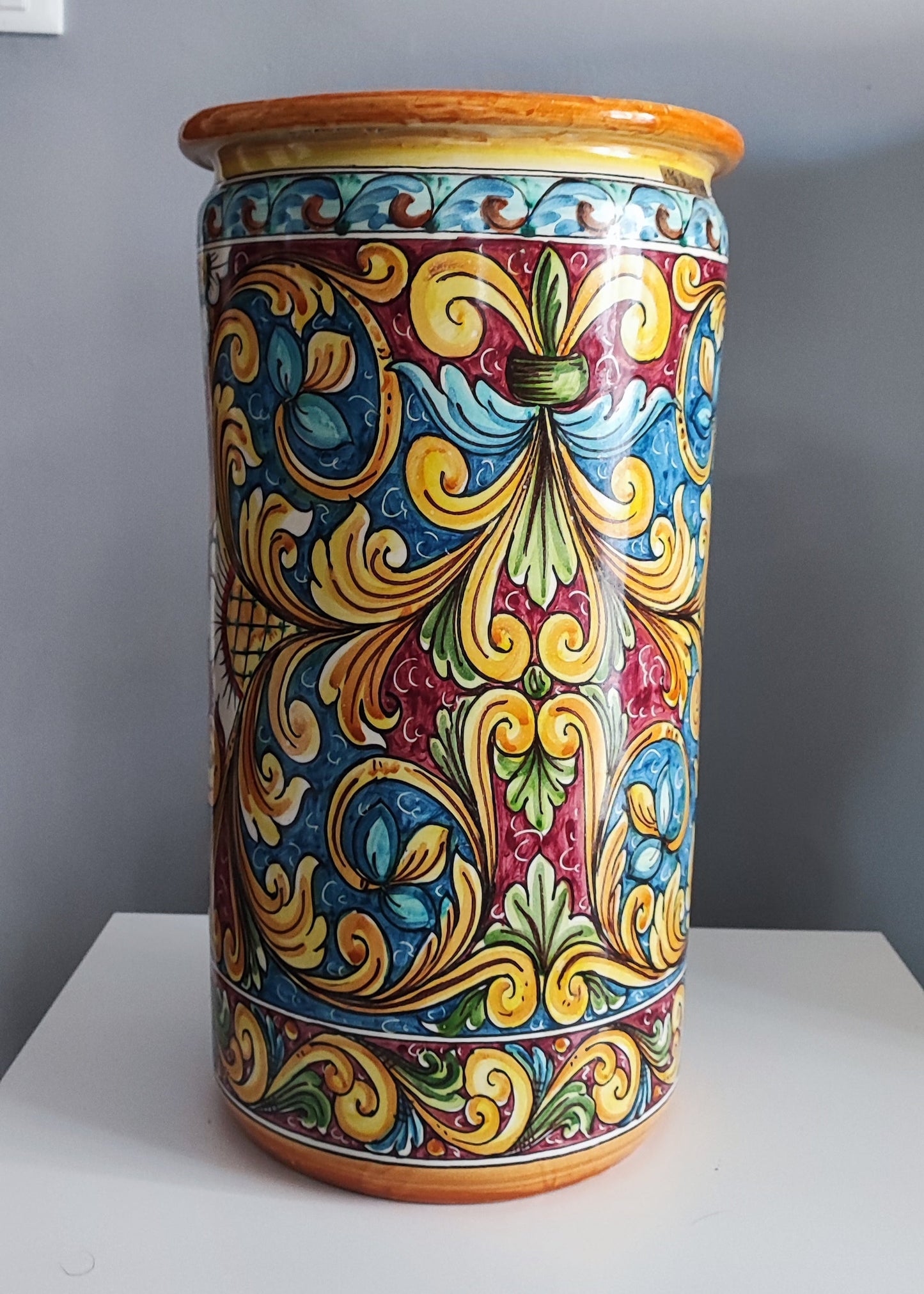 Caltagirone umbrella jar