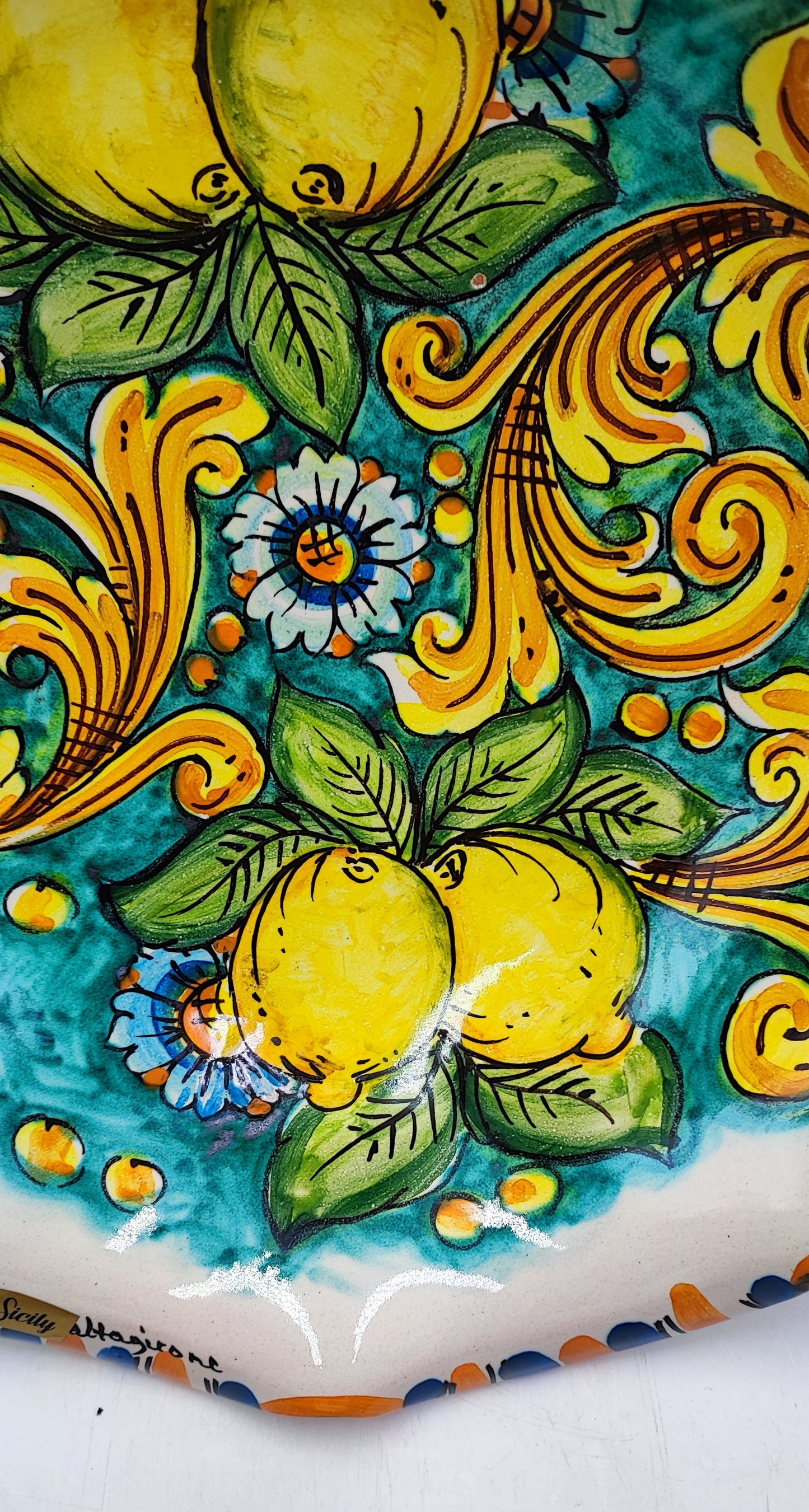 Centrotavola Smerlato, ceramica Caltagirone