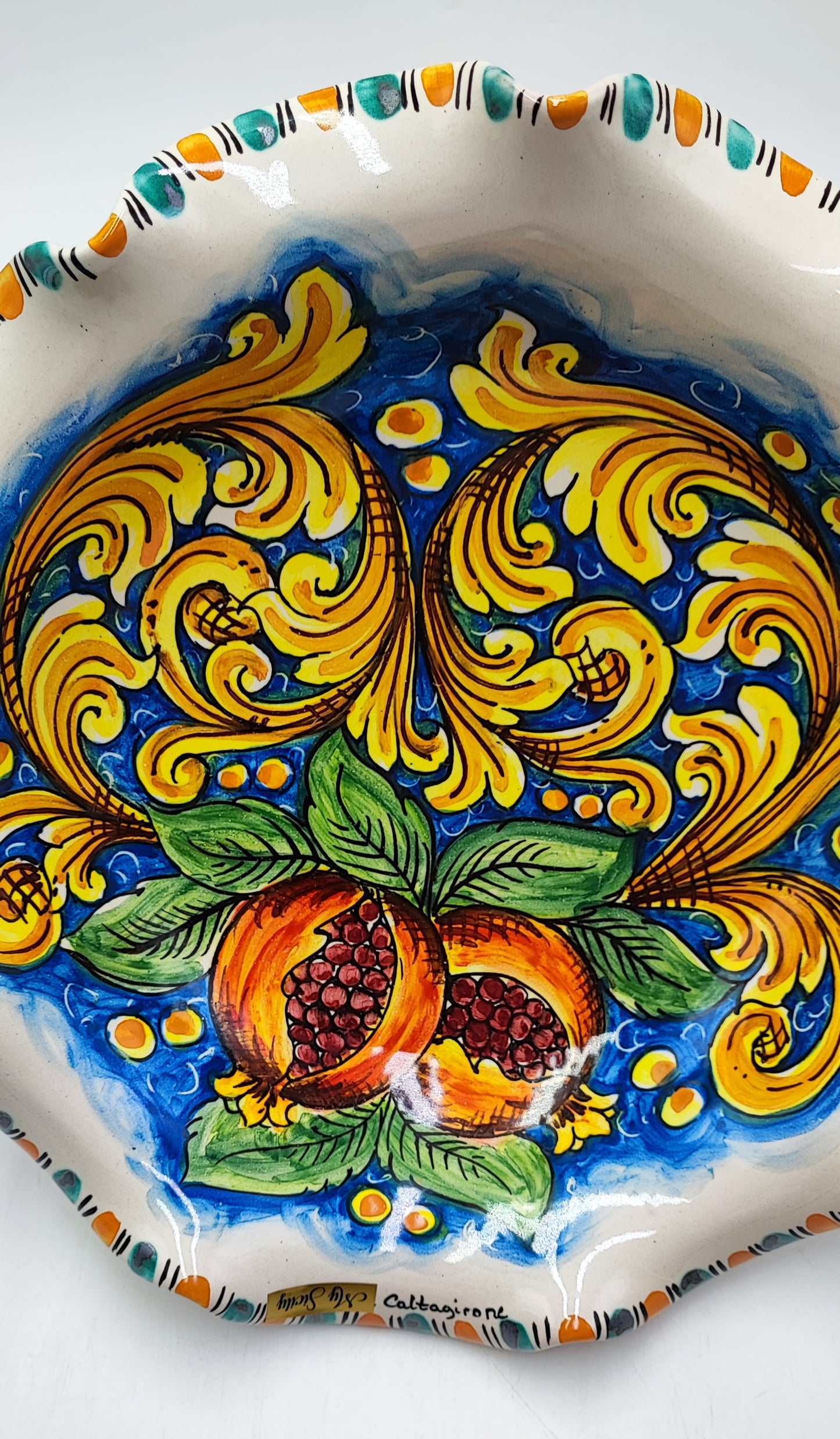 Centrotavola Smerlato, ceramica Caltagirone