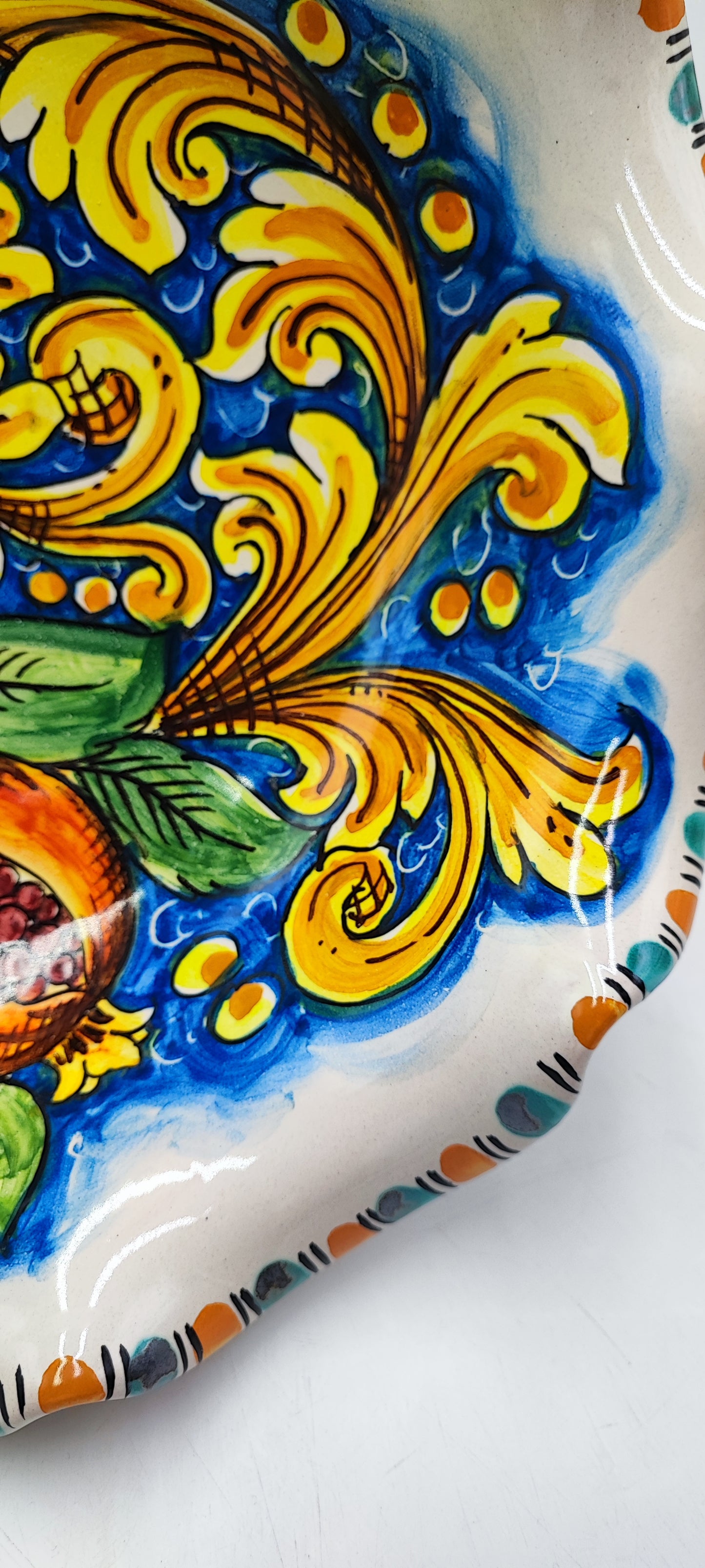 Centrotavola Smerlato, ceramica Caltagirone