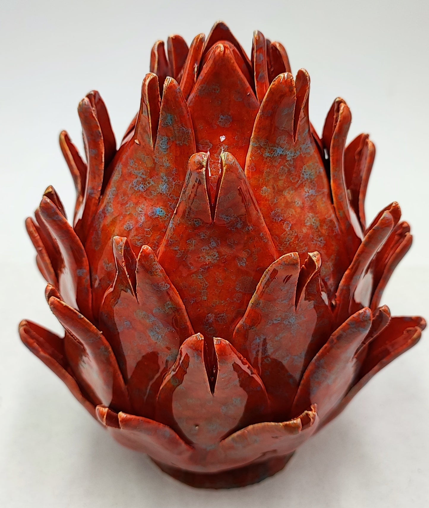 Caltagirone Ceramic Artichoke in Mother of Pearl – 15–16 cm (5.9–6.3 in) High