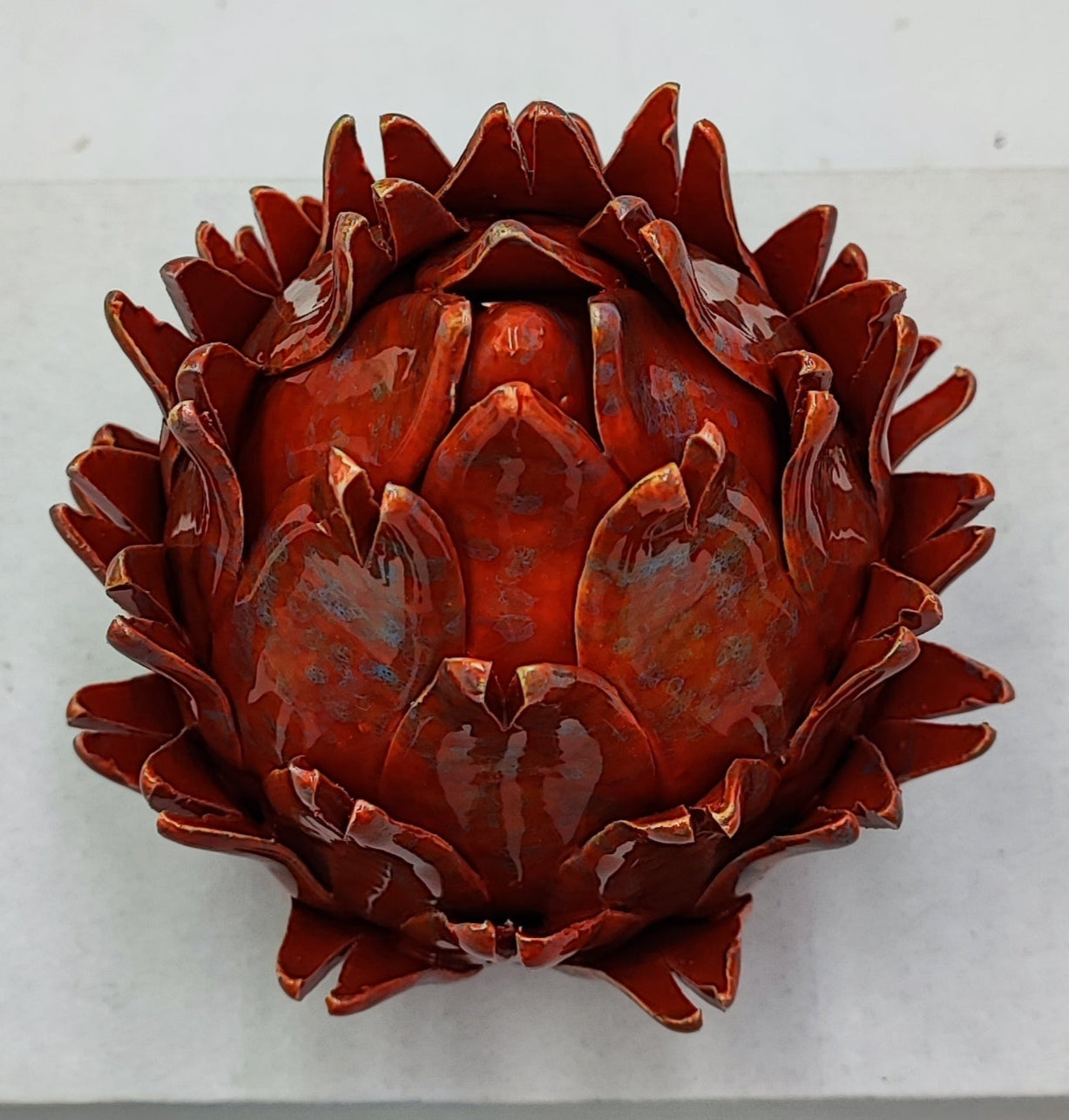 Caltagirone Ceramic Artichoke in Mother of Pearl – 15–16 cm (5.9–6.3 in) High
