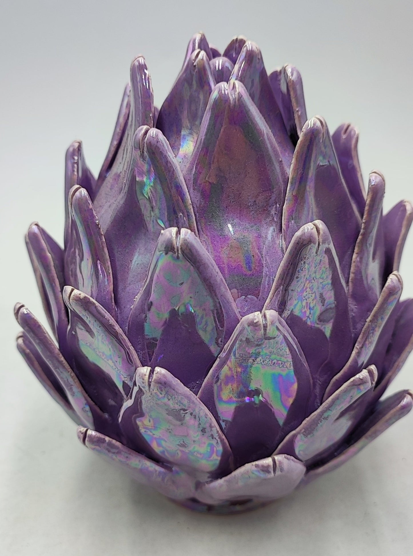 Caltagirone Mother of Pearl Artichoke 15/16cm (5.9"–6.3") – Handcrafted Sicilian Ceramic – Iridescent Glaze Ornament