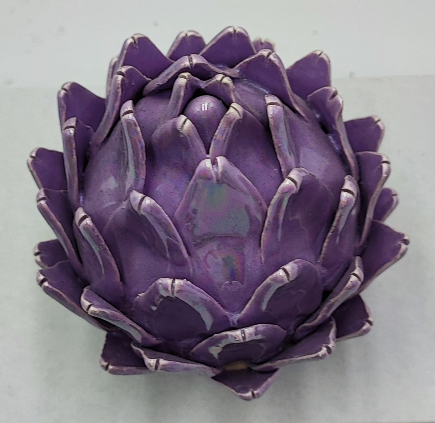 Caltagirone Mother of Pearl Artichoke 15/16cm (5.9"–6.3") – Handcrafted Sicilian Ceramic – Iridescent Glaze Ornament