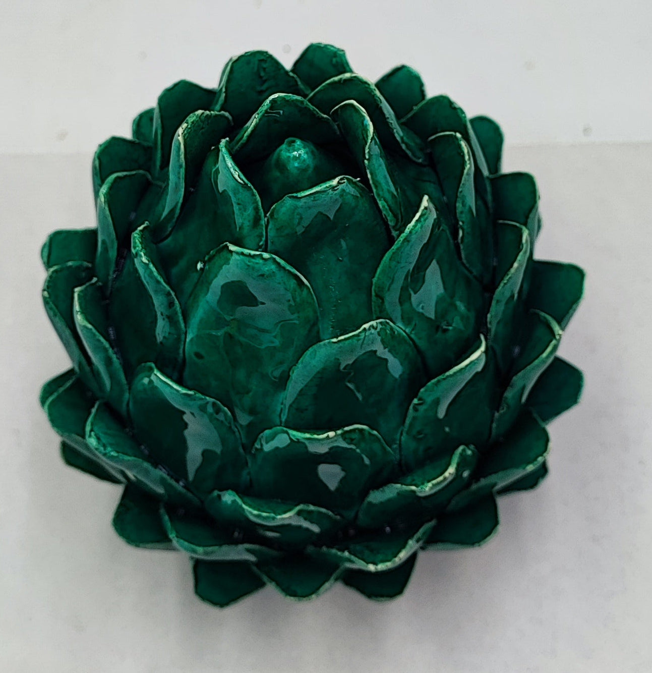 Caltagirone Mother of Pearl Artichoke 15/16cm (5.9"–6.3") – Handcrafted Sicilian Ceramic – Iridescent Glaze Ornament