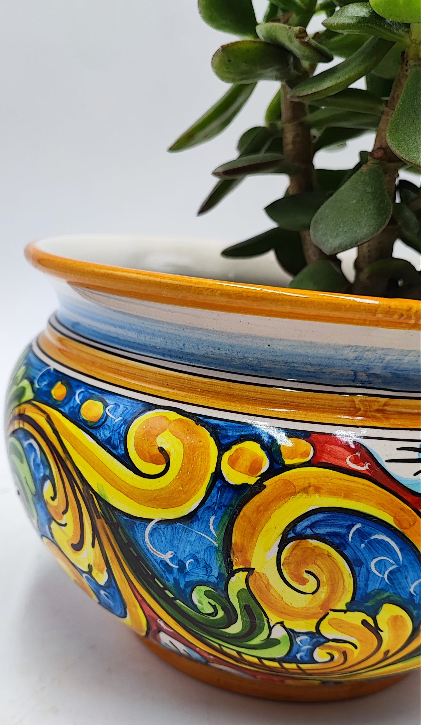 Handmade Round Ceramic Cachepot from Ceramica di Caltagirone – 22.5cm x 16cm (8.85” x 6.3”)