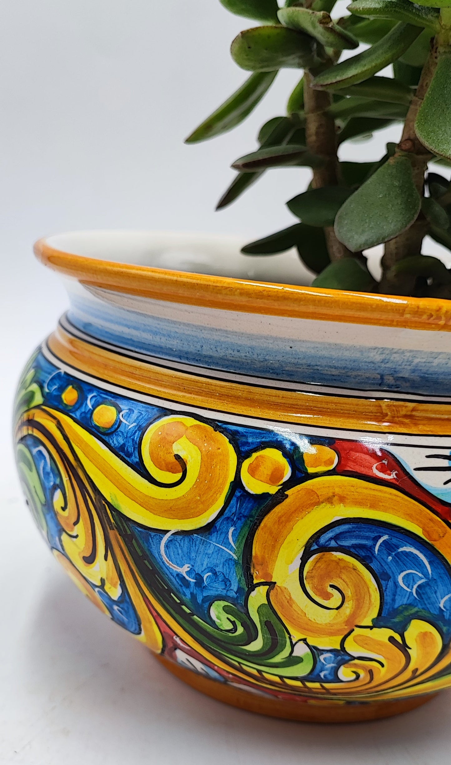 Handmade Round Ceramic Cachepot from Ceramica di Caltagirone – 22.5cm x 16cm (8.85” x 6.3”)