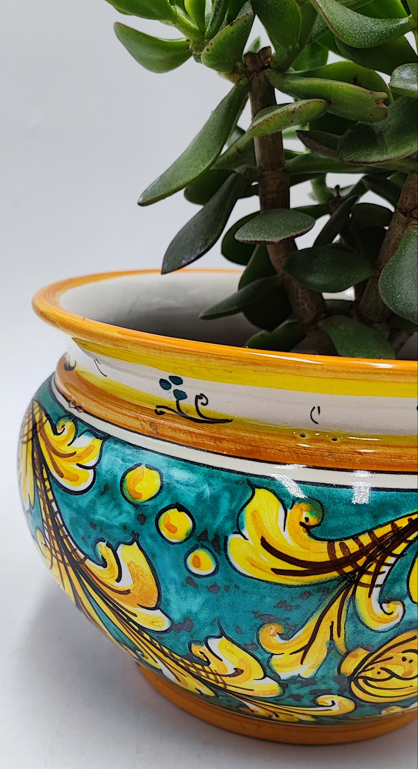 Handmade Round Ceramic Cachepot – Caltagirone Pottery Planter – 22.5cm x 16cm (8.85” x 6.3”) – Sicilian Majolica Flower Pot
