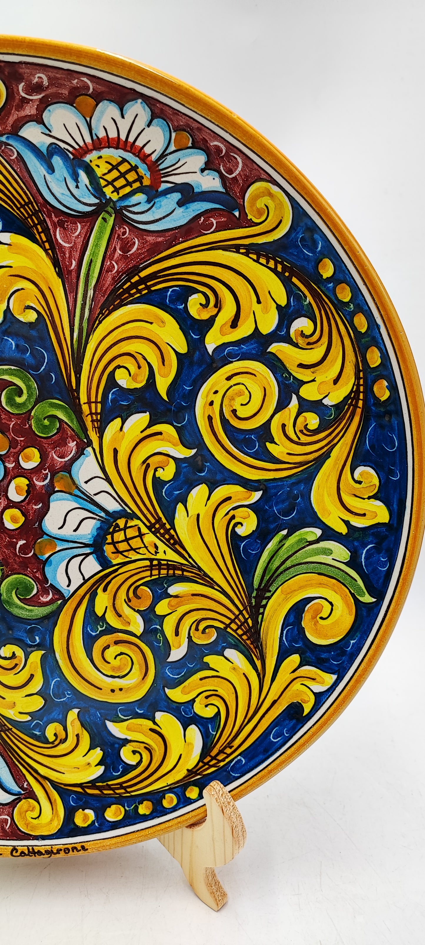 Elegant Caltagirone Ceramic Plates - Sicilian Art for a Unique Table Setting