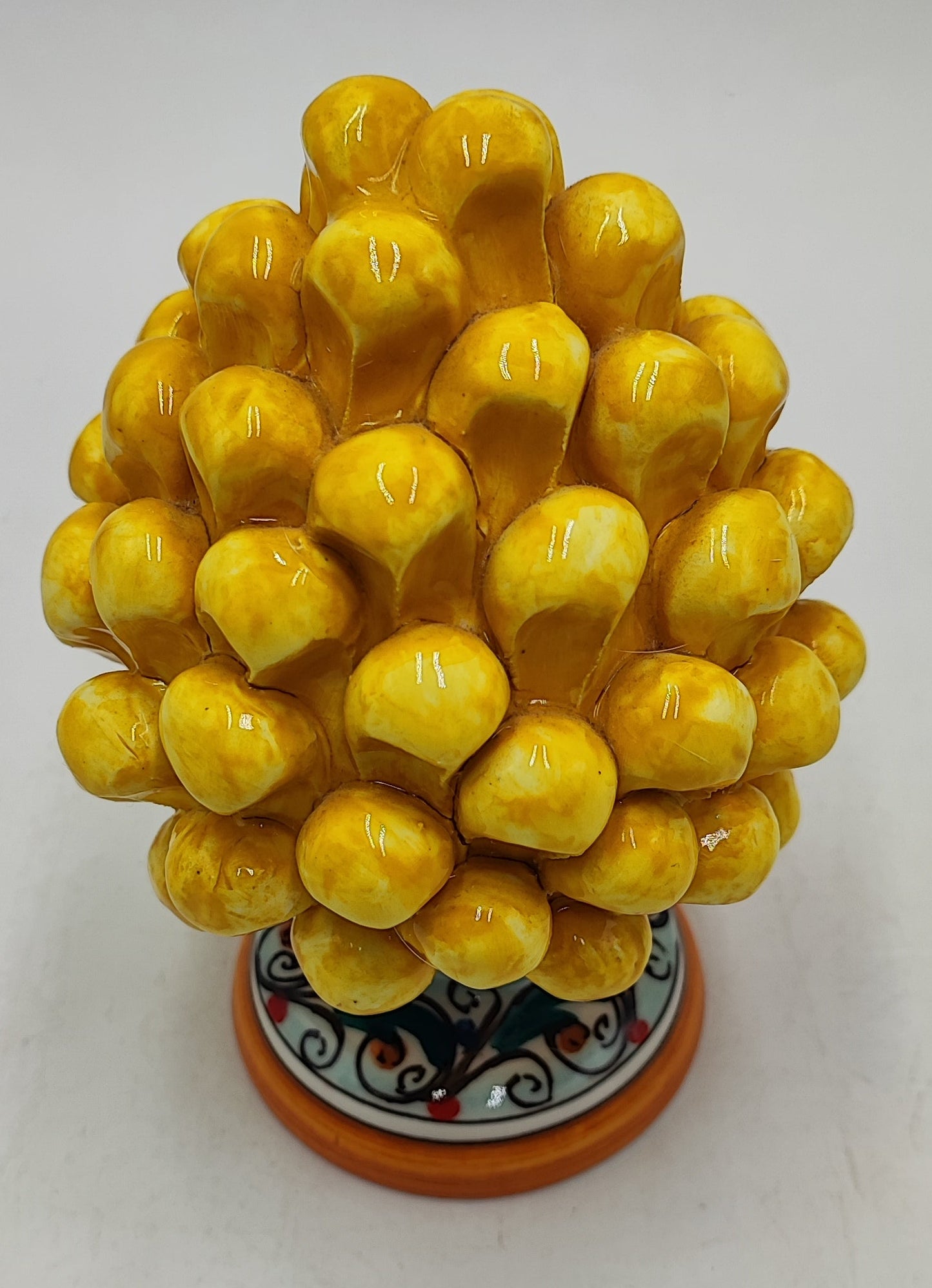 Sicilian ceramic pine cone, with decorative base and without 15/16cm