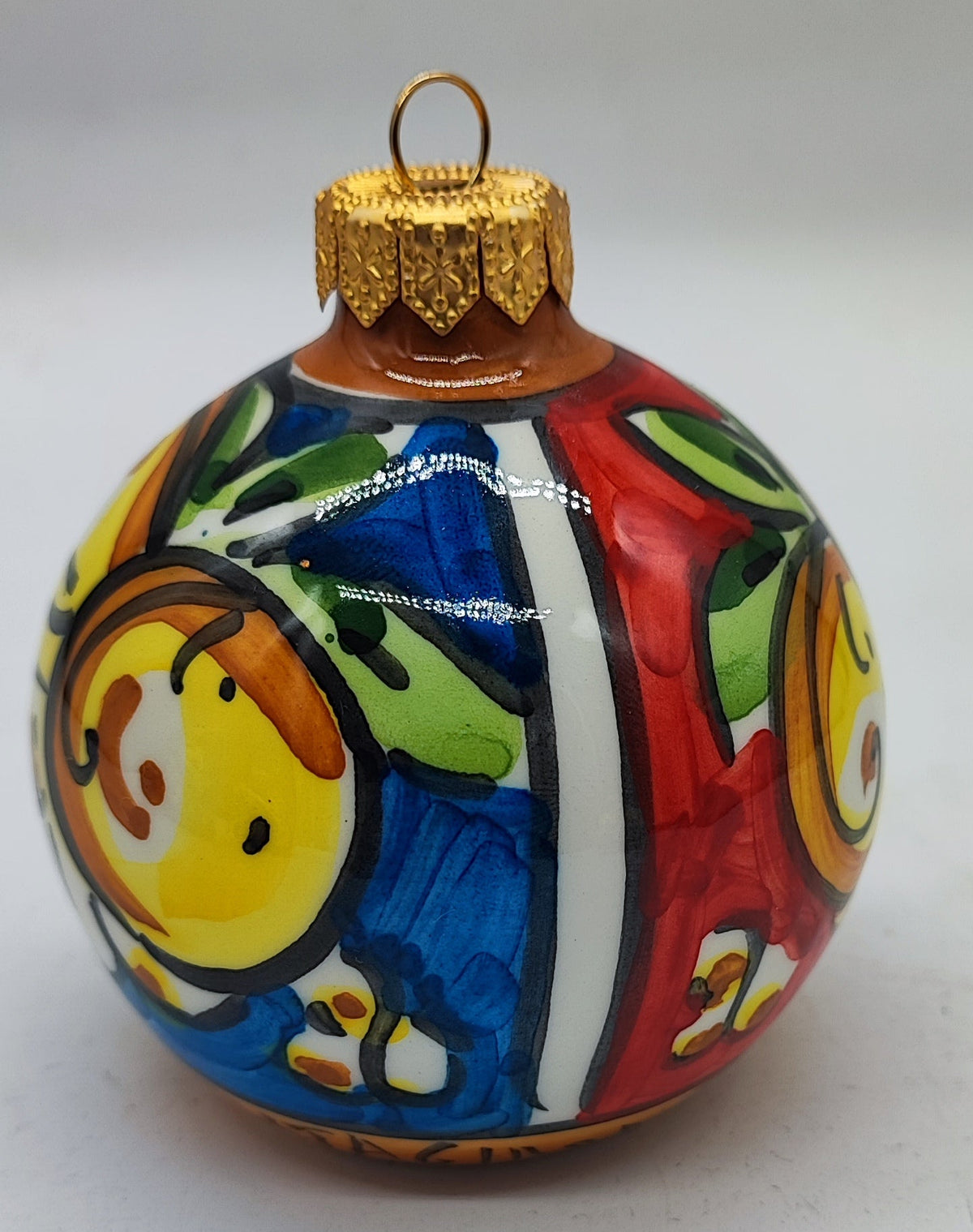 Sicilian Ceramic Christmas Ornament with Nativity Scene – Handmade Caltagirone Pottery Bauble, 11 cm