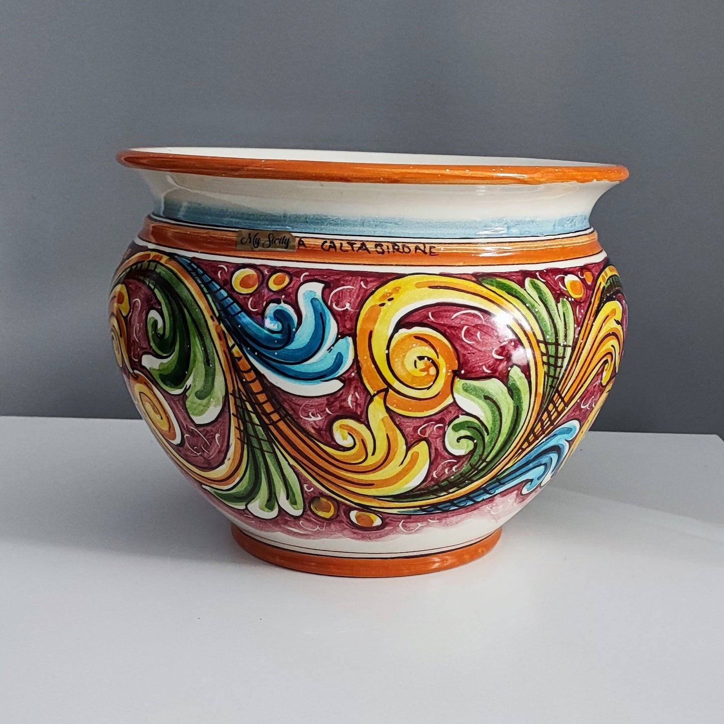 Italian Decorative Vase Holder