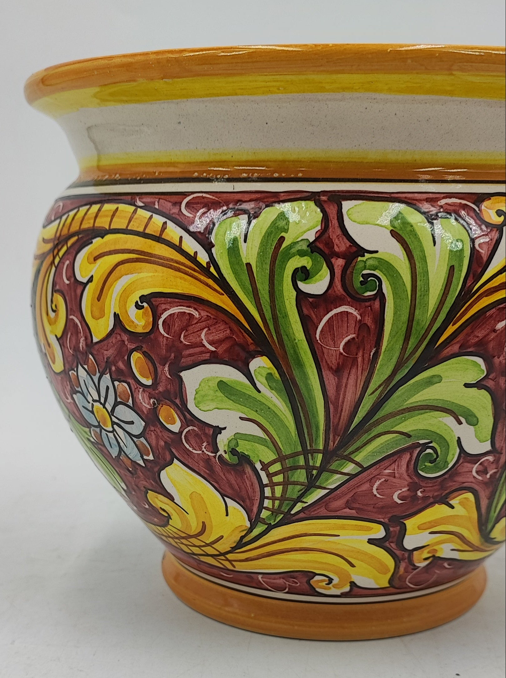 Artistic Vase Holder
