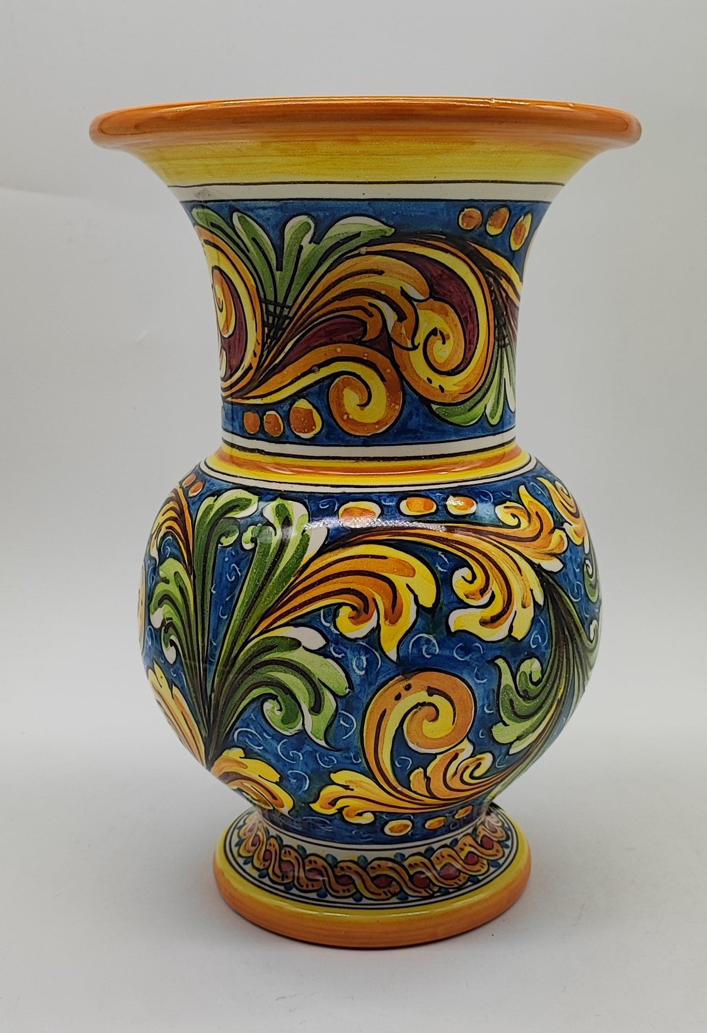 Sicilian Splendor: Caltagirone's Floral Charm from Ceramica di Caltagirone 31cm