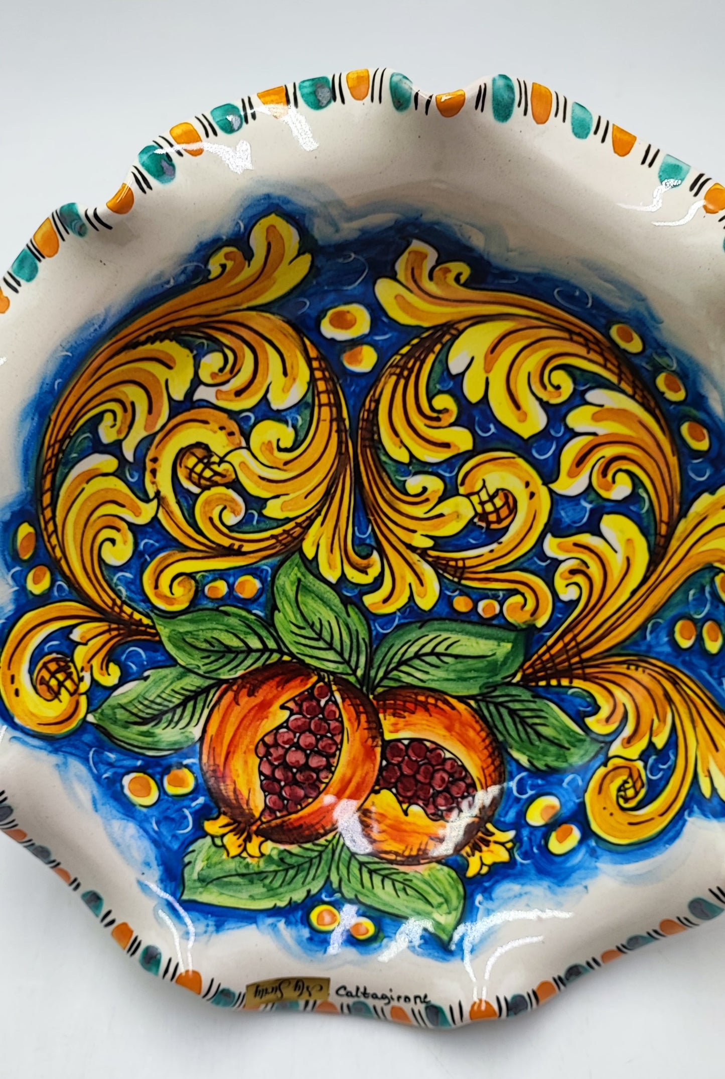 Centrotavola Smerlato, ceramica Caltagirone