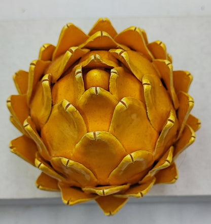 Caltagirone Ceramic Artichoke in Mother of Pearl – 15–16 cm (5.9–6.3 in) High