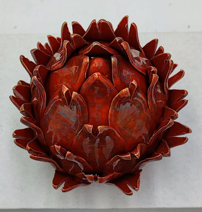 Caltagirone Ceramic Artichoke in Mother of Pearl – 15–16 cm (5.9–6.3 in) High