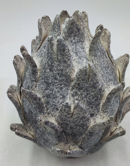 Caltagirone Ceramic Mother of Pearl Artichoke (15/16 cm) - Sicilian Craftsmanship