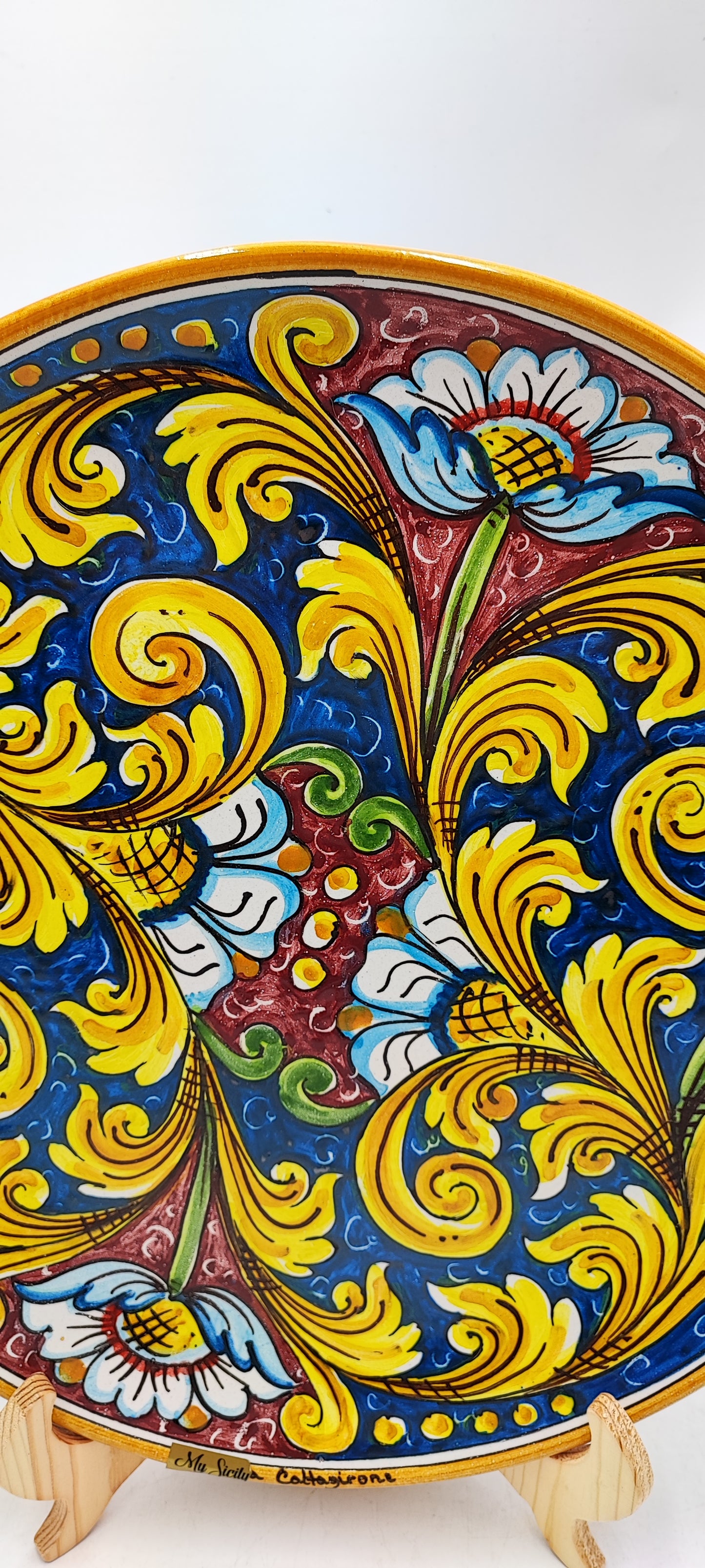 Elegant Caltagirone Ceramic Plates - Sicilian Art for a Unique Table Setting