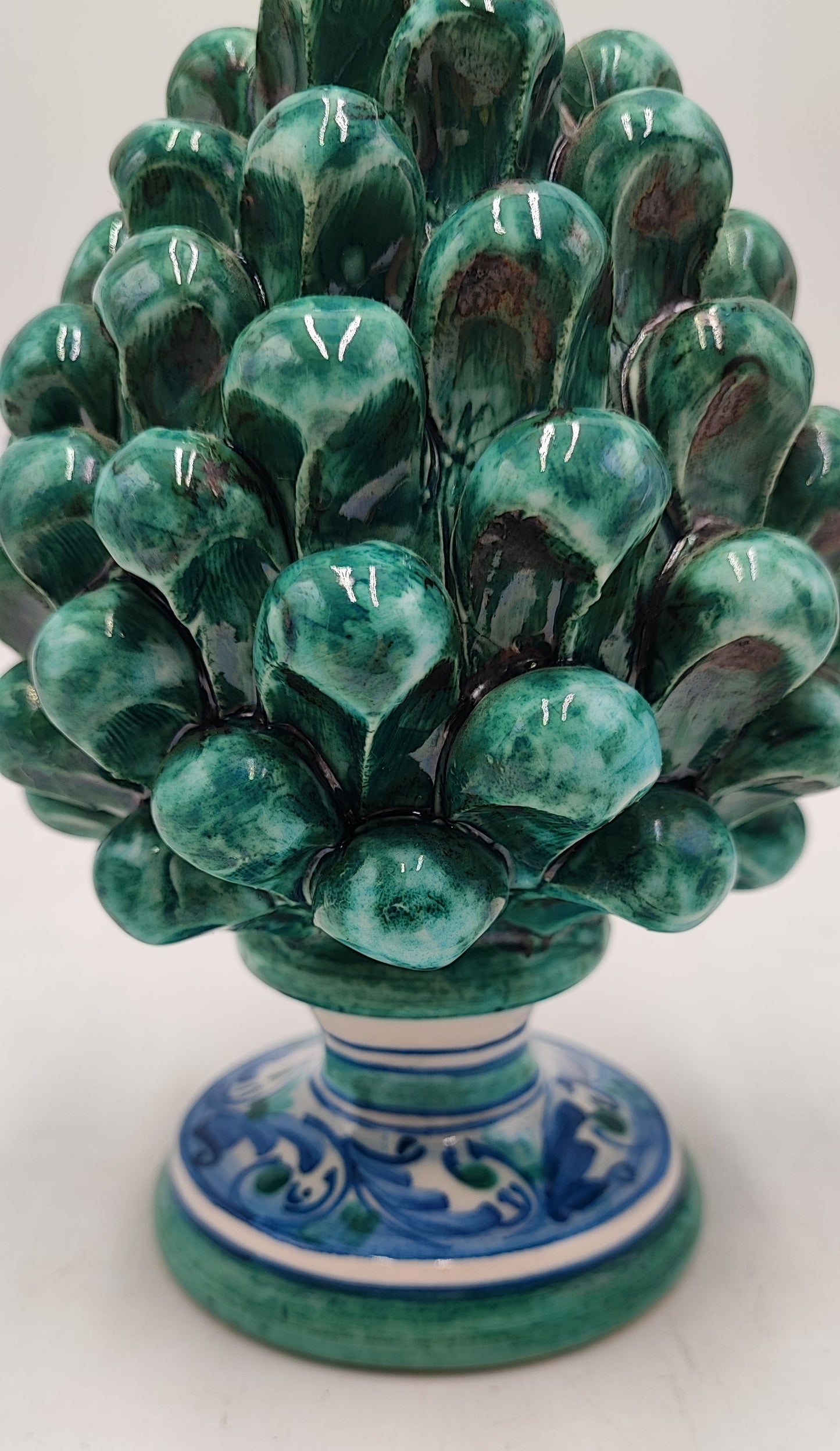 Sicilian ceramic pine cone, with decorative base and without 15/16cm