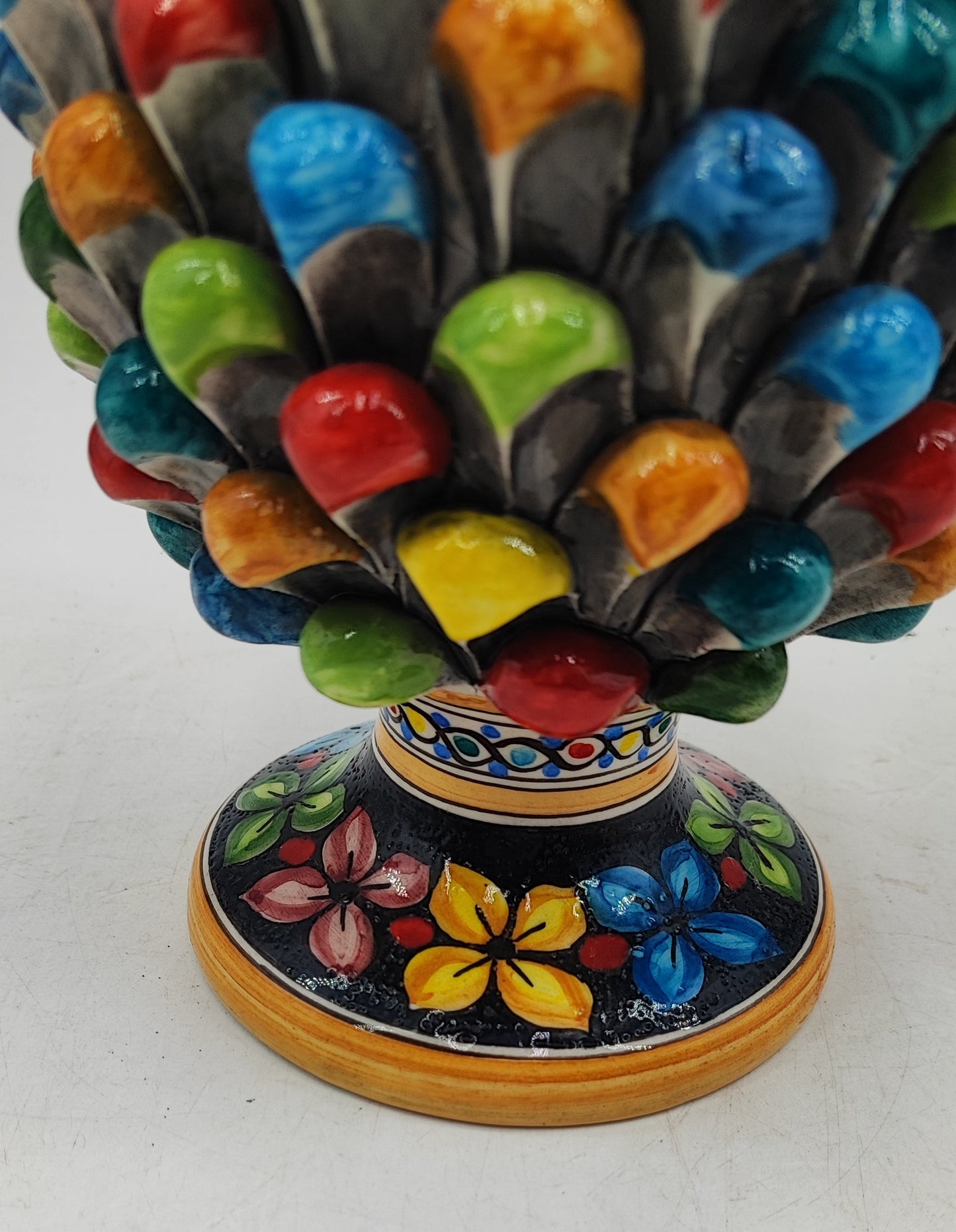 Handcrafted Sicilian Ceramic Pine Cone: Mediterranean Home Decor (26/27 cm)