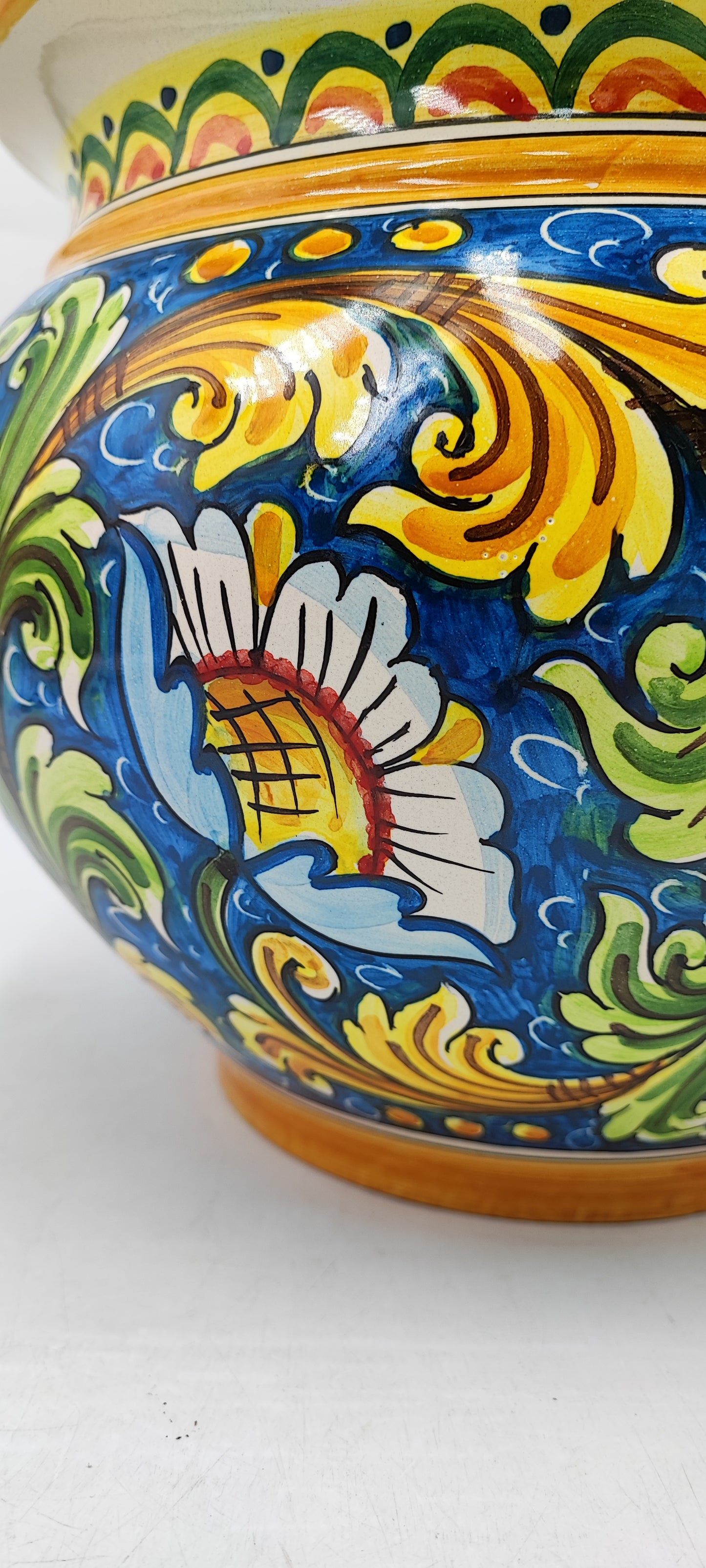 Caltagirone Bordeaux Ceramic vase holder 30cm