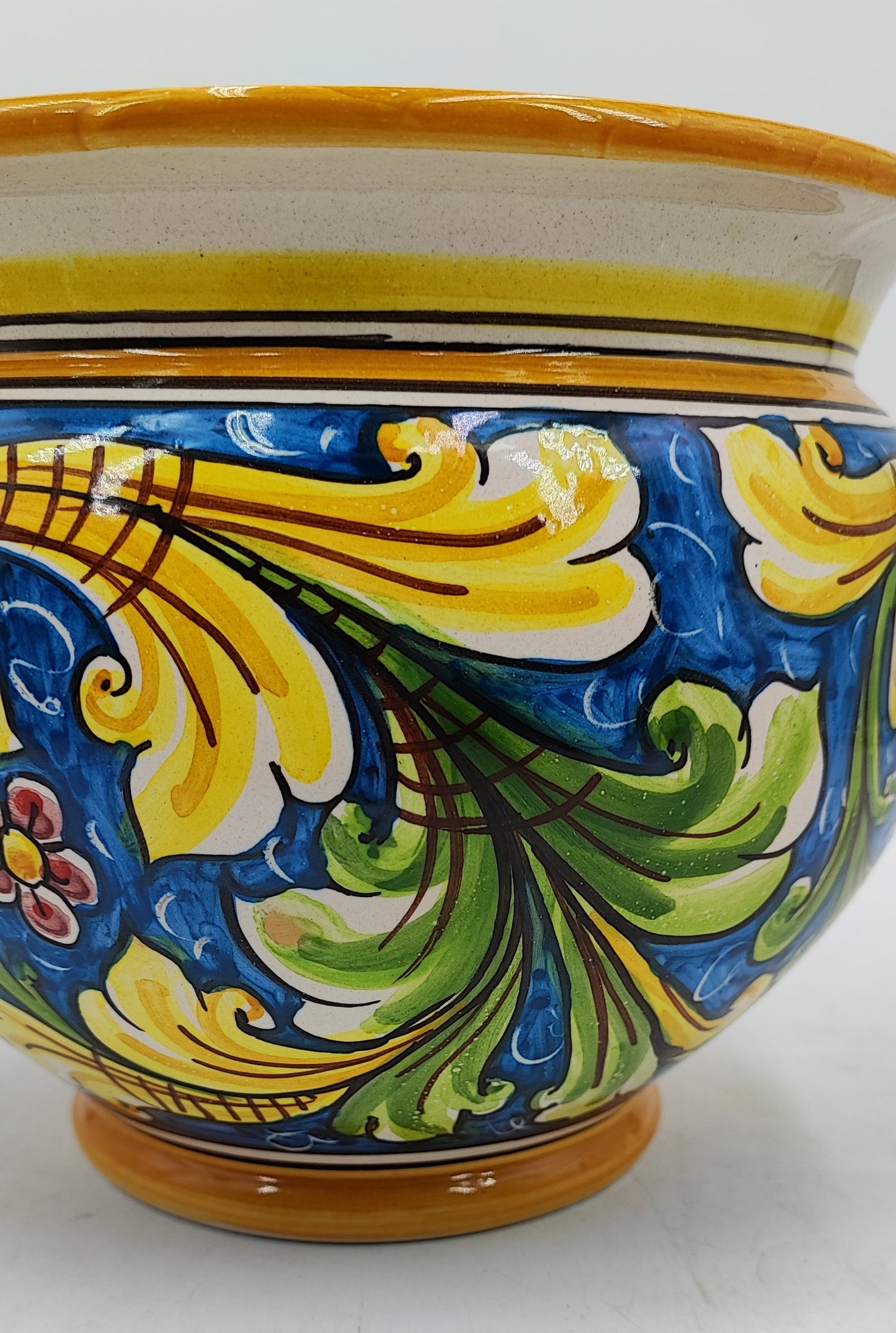 Handmade Caltagirone Pottery Cachepot: Sicilian Majolica Planter (22.5cm x 16cm)
