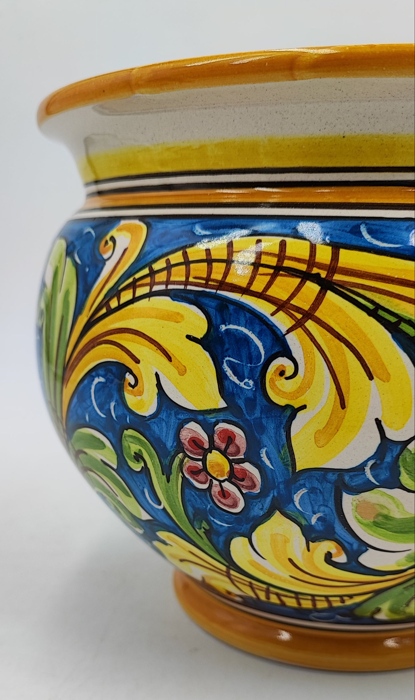 Handmade Caltagirone Pottery Cachepot: Sicilian Majolica Planter (22.5cm x 16cm)
