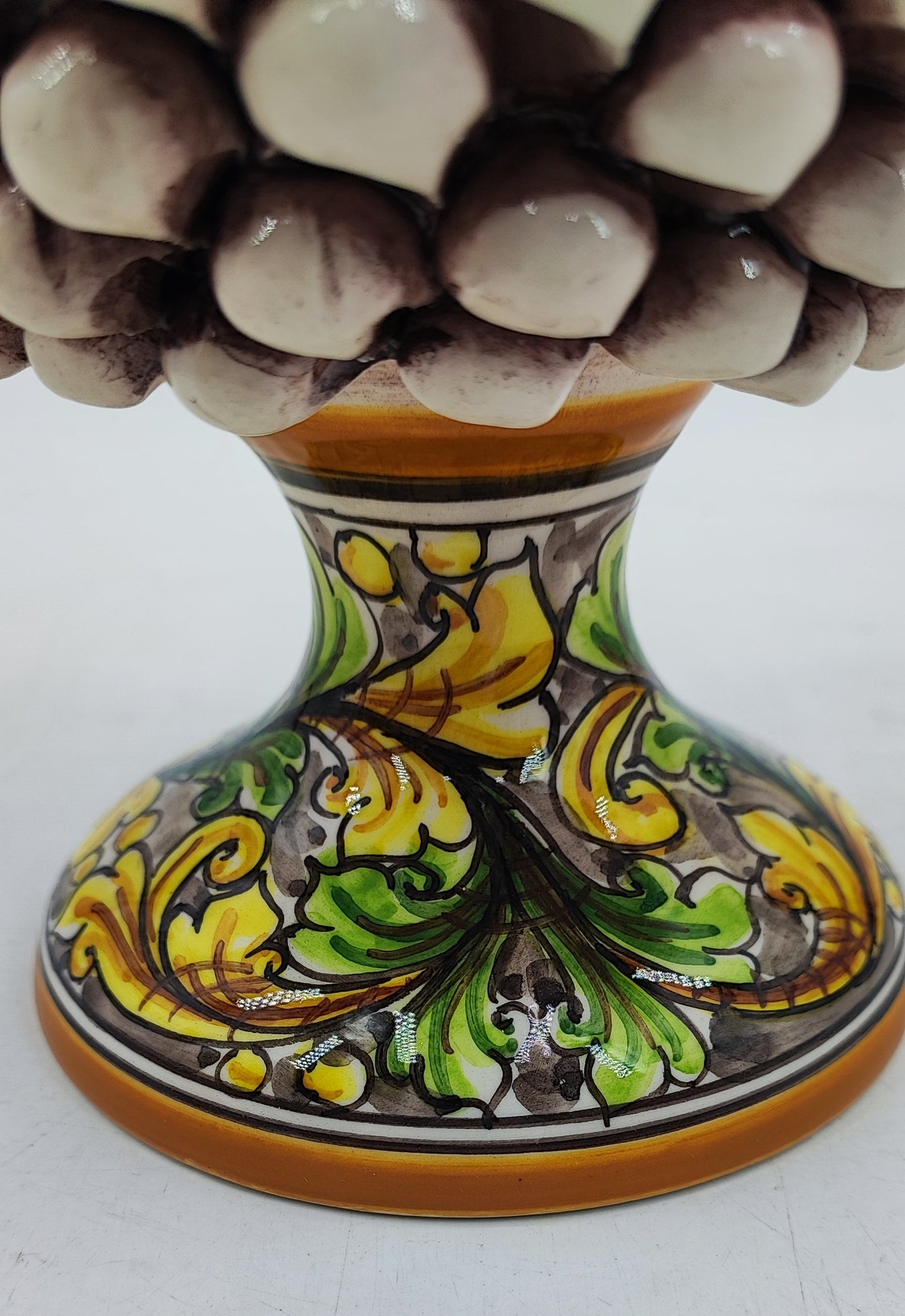 Rustic Sicilian Pine Cone Decor – 27 cm