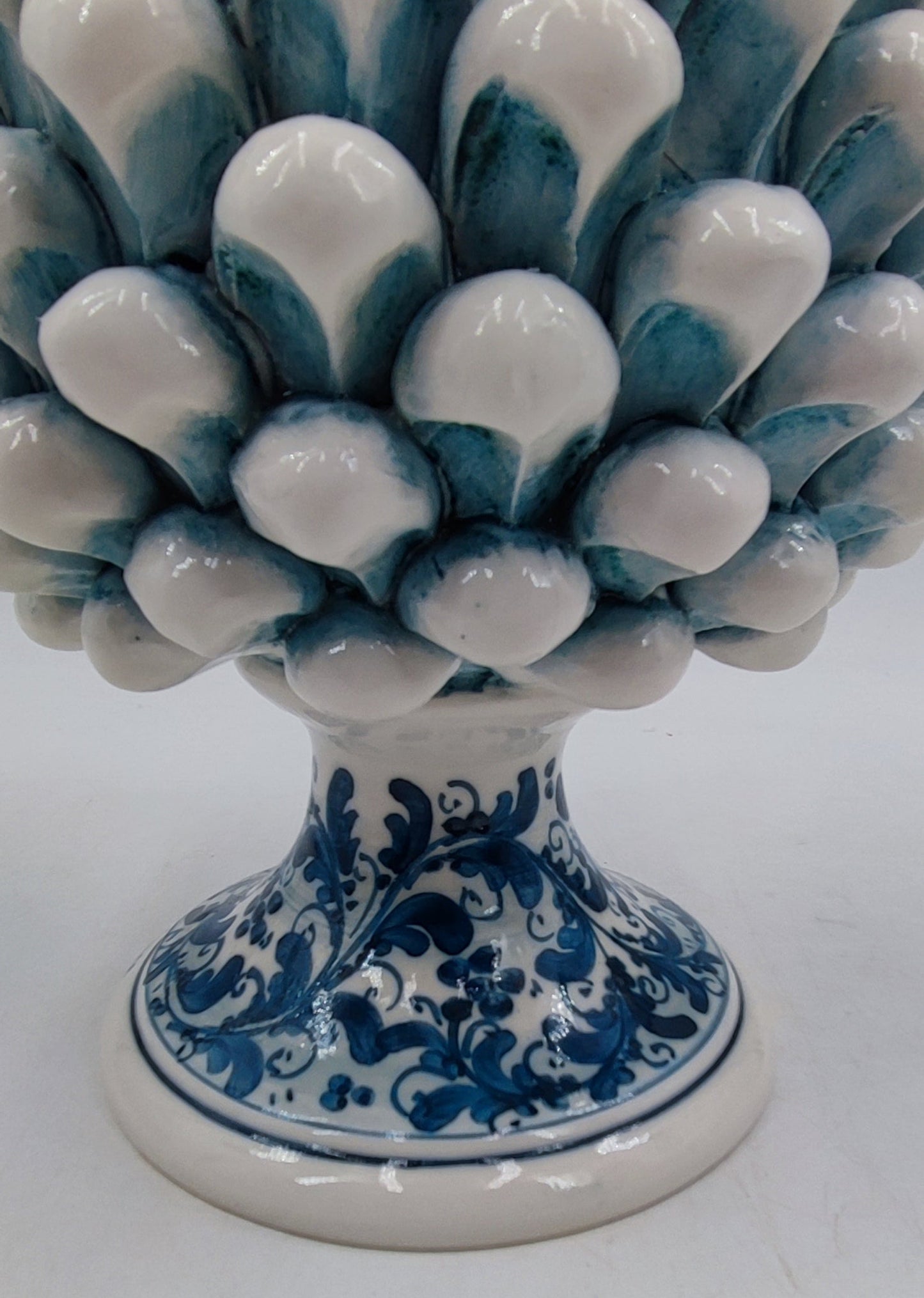 Handcrafted Sicilian Ceramic Pine Cone: Rustic Home Decor (30/32 cm)