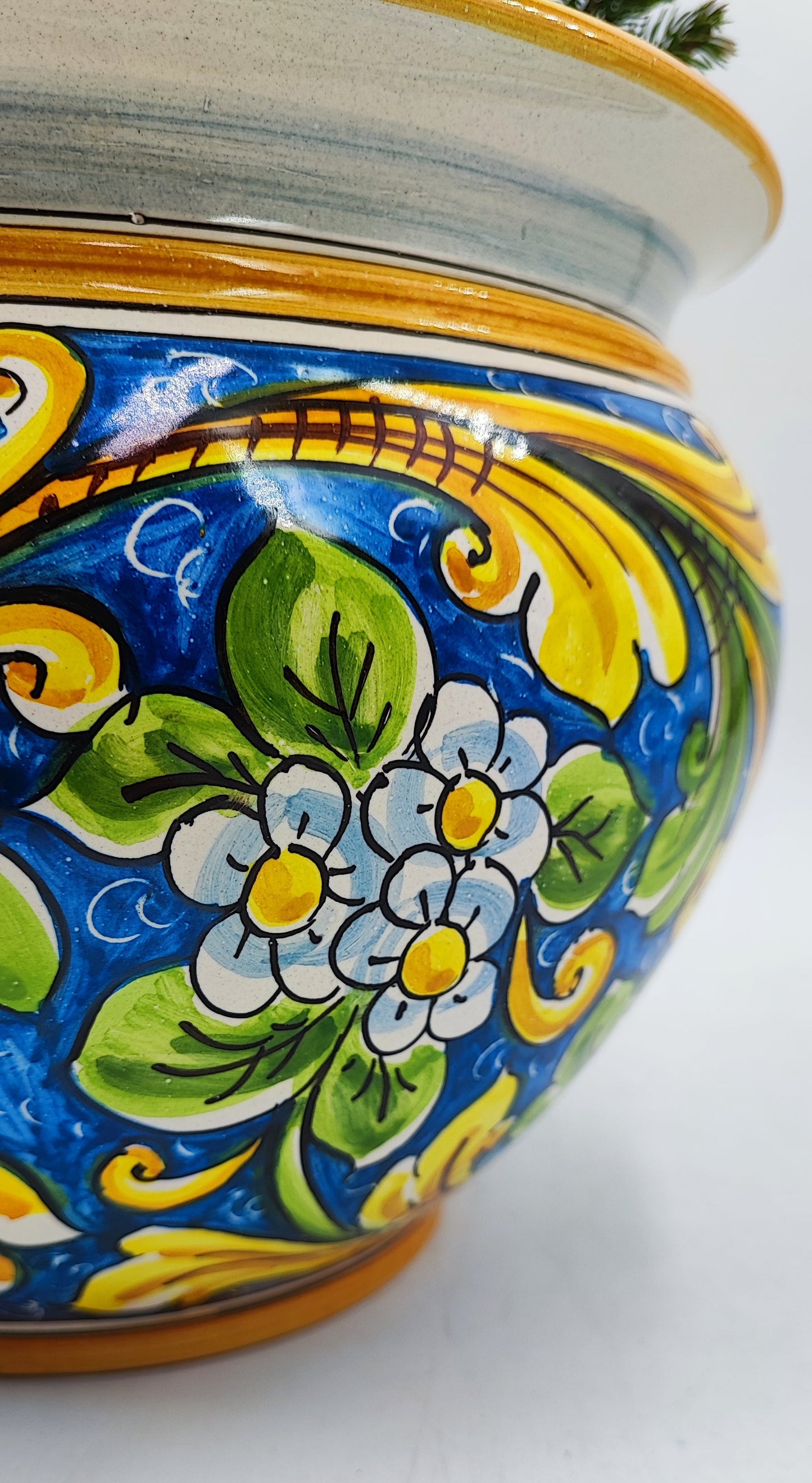 Caltagirone Acqua Green Ceramic vase holder 27cm