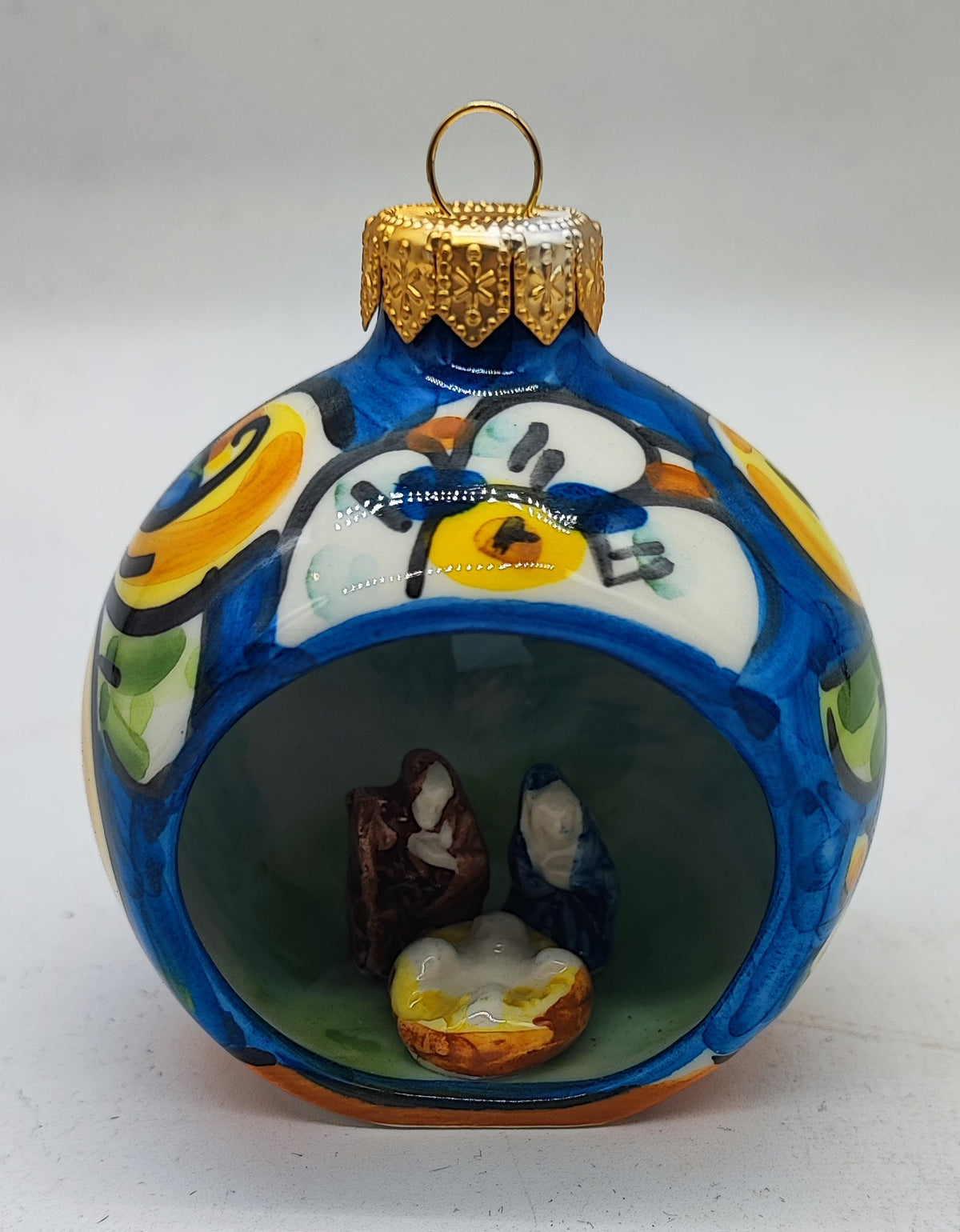 Sicilian Ceramic Christmas Ornament with Nativity Scene – Handmade Caltagirone Pottery Bauble, 11 cm