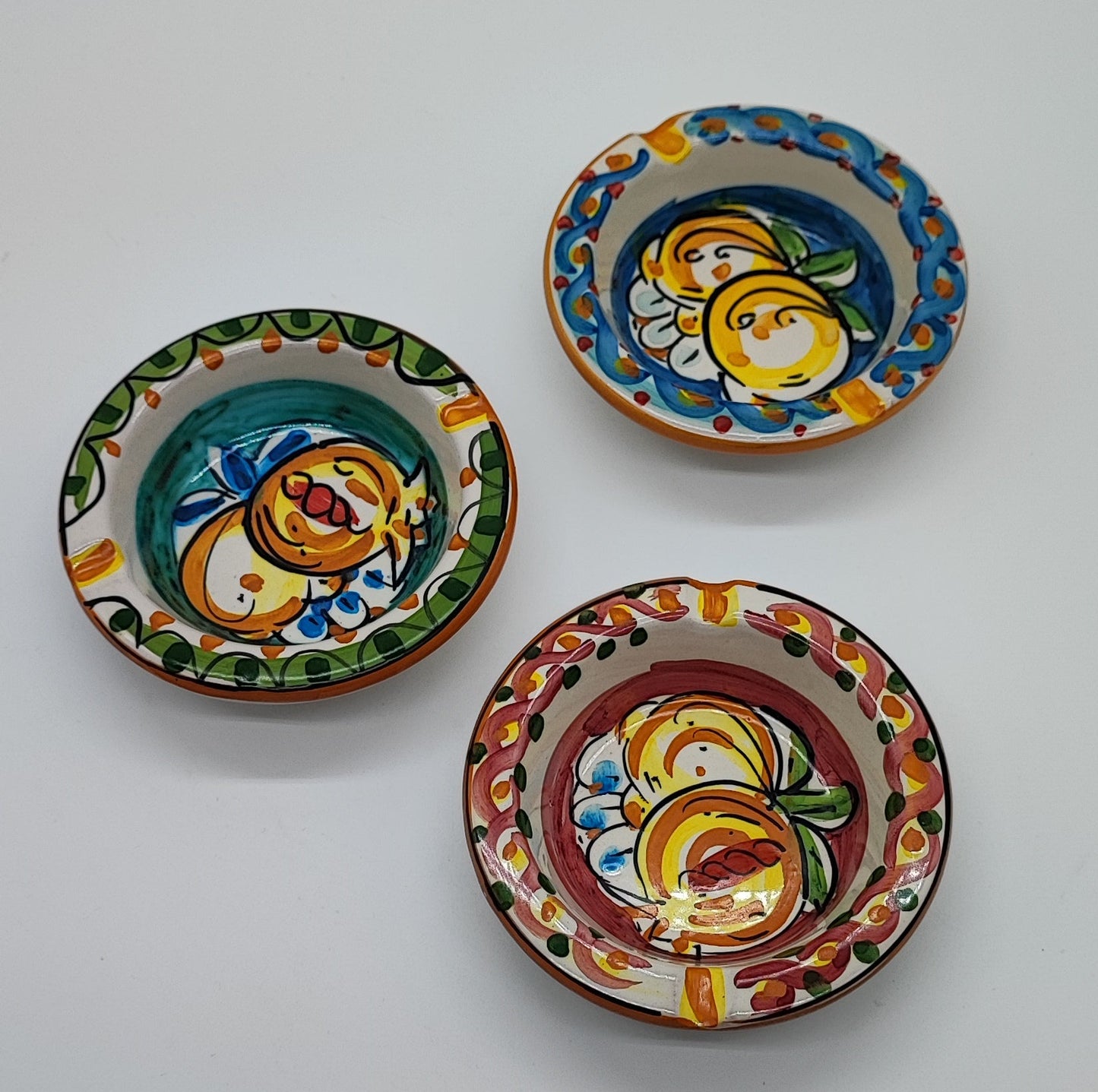 Hand-Painted Sicilian Ceramic Ashtray 10 cm – Italian Caltagirone Pottery