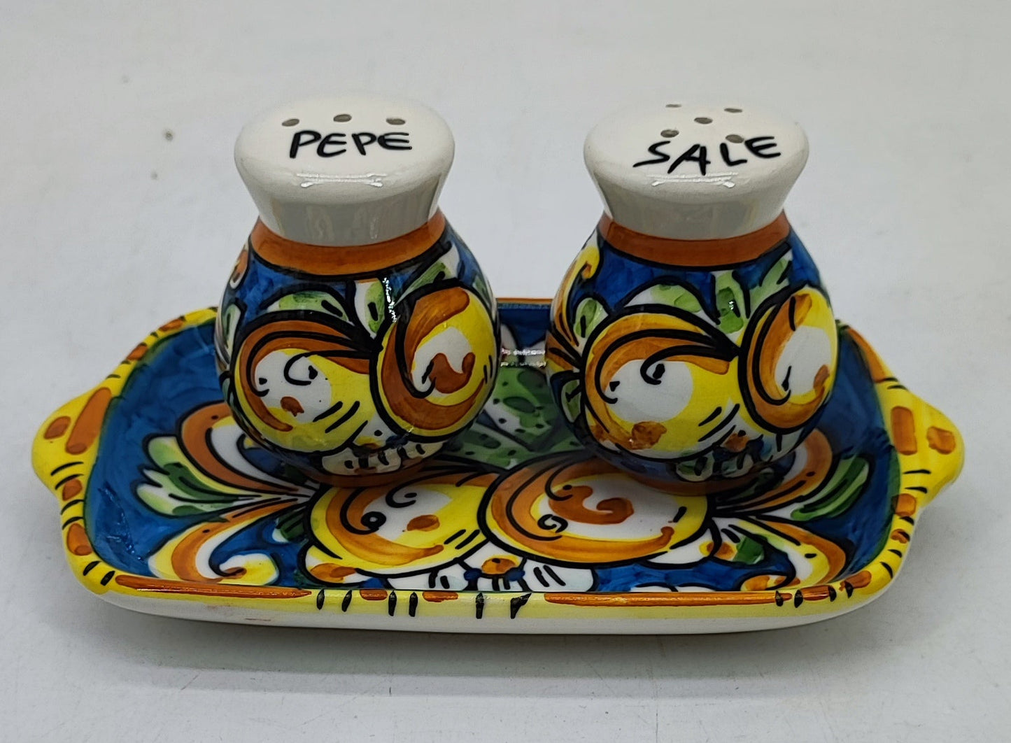 Sicilian Ceramic Salt and Pepper Shaker Set with Tray – Hand-Painted Caltagirone Style