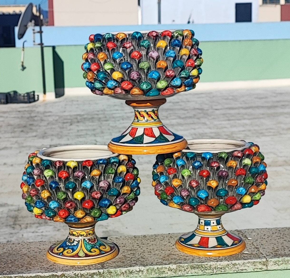 Ceramica di Caltagirone mezza pigna portavaso 